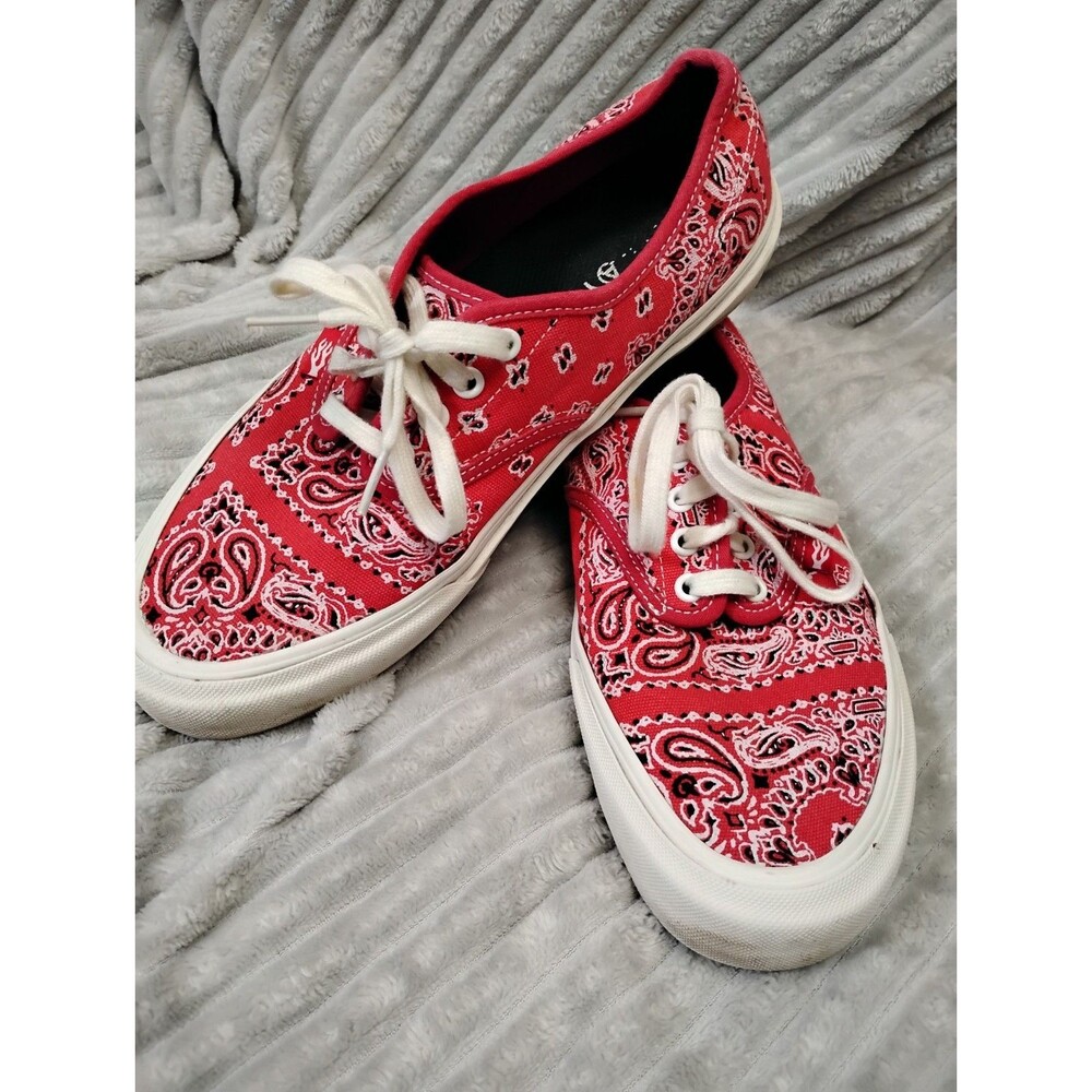 Straye Ventura low top sneakers mens size 11 red bandana print skater casual